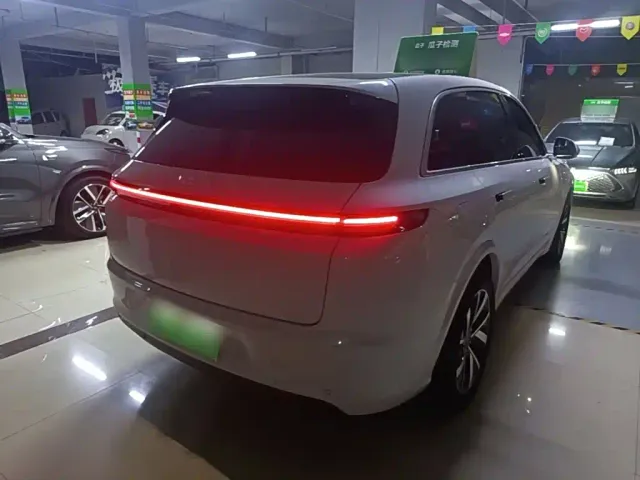 Li Auto L7 — Фото автомобиля 6