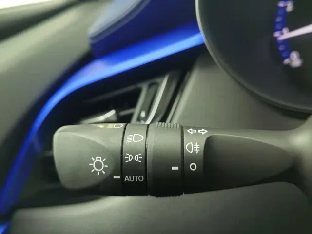 Toyota C-HR — Фото автомобиля 21