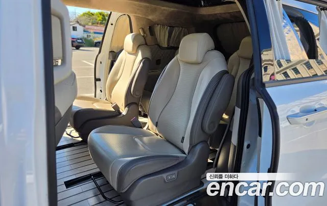 Kia Carnival — Фото автомобиля 13