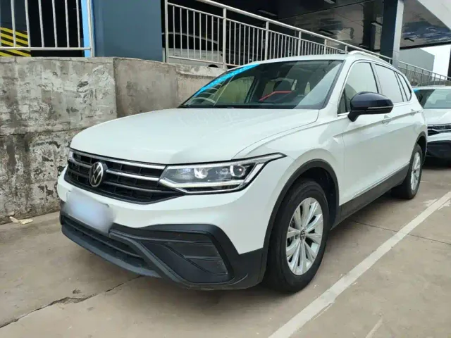Фотография автомобиля — Volkswagen Tiguan L