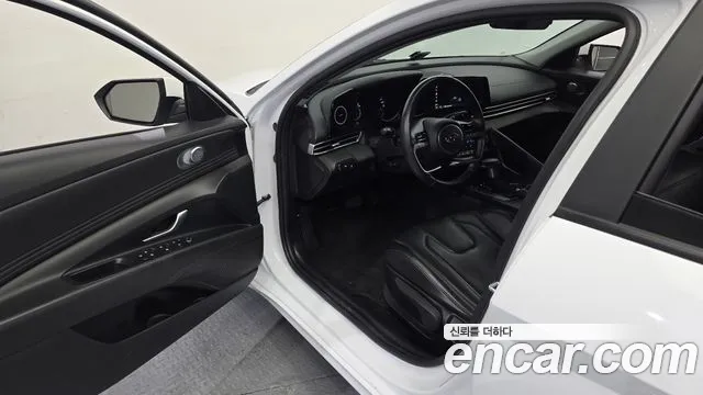 Hyundai AVANTE Avante (CN7) — Фото автомобиля 10