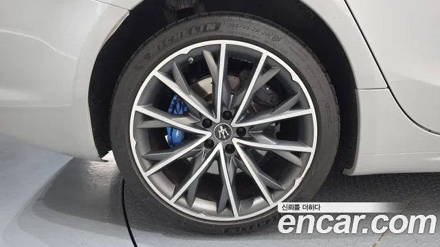 Maserati Ghibli Ghibli — Фото автомобиля 4