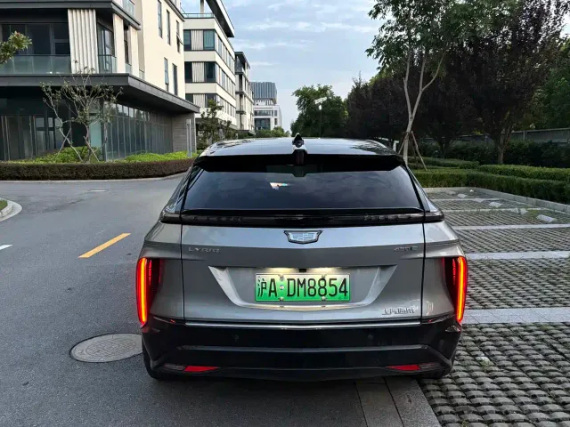 Cadillac Lyriq — Фото автомобиля 3