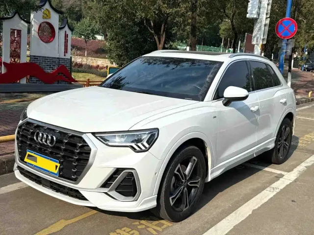 Фотография автомобиля — Audi Q3