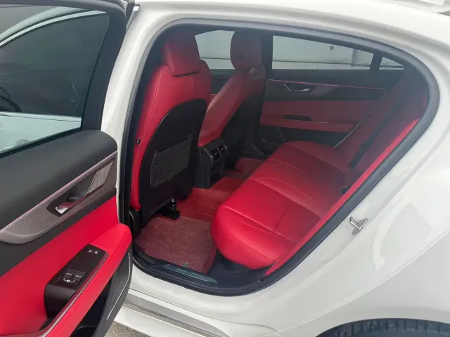 Jaguar XEL — Фото автомобиля 6
