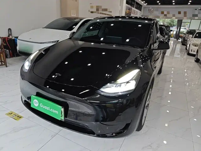 Фотография автомобиля — Tesla Model Y