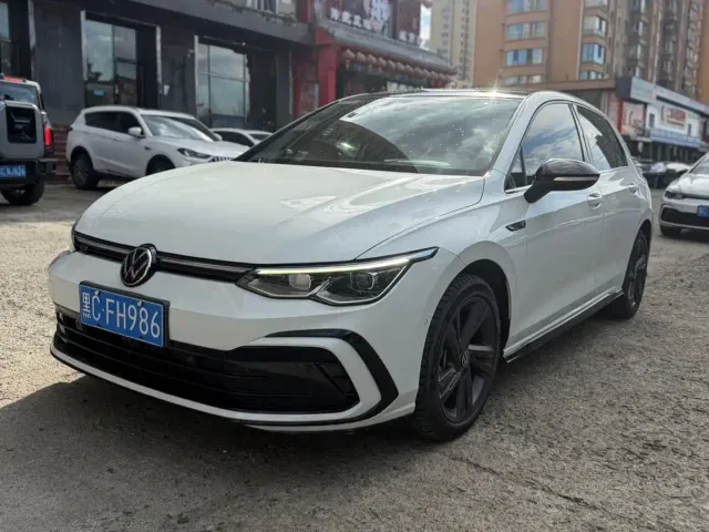 Фотография автомобиля — Volkswagen Golf