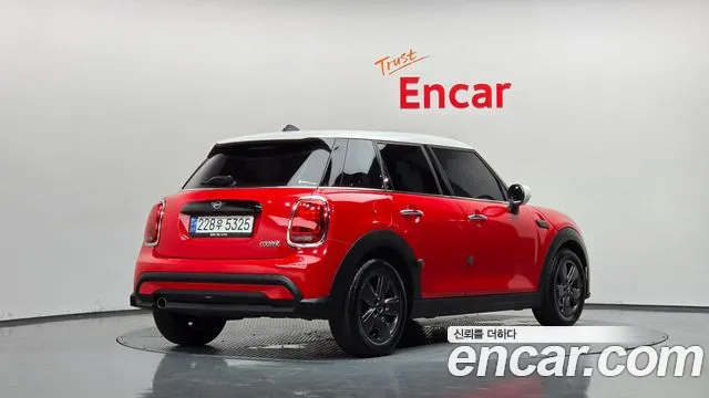 Mini Cooper Cooper 5 дверей Classic — Фото автомобиля 2