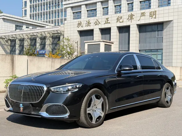 Фотография автомобиля — Mercedes-Benz Maybach S-Class