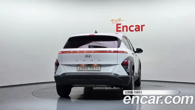 Hyundai Kona — Фото автомобиля 4
