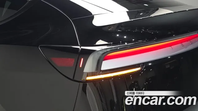 Tesla Model Y — Фото автомобиля 22