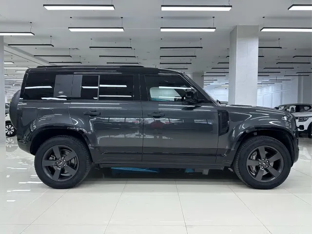 Land Rover Defender — Фото автомобиля 5