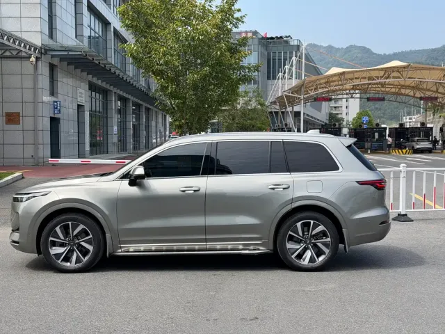 Li Auto ONE — Фото автомобиля 15