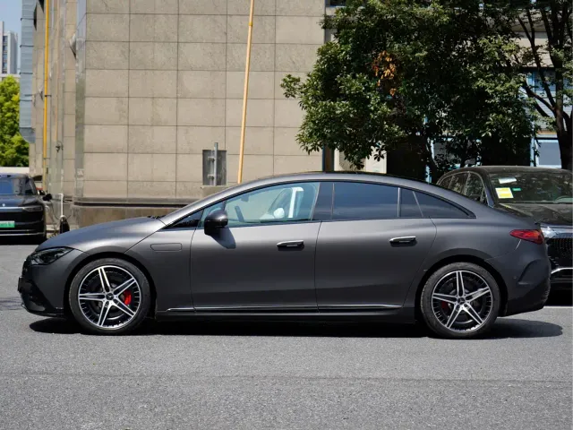 Mercedes-Benz EQE AMG — Фото автомобиля 3