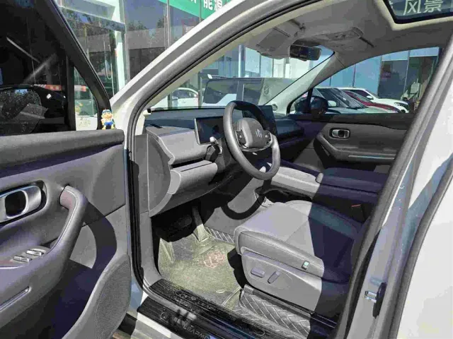 Leapmotor C10 — Фото автомобиля 5