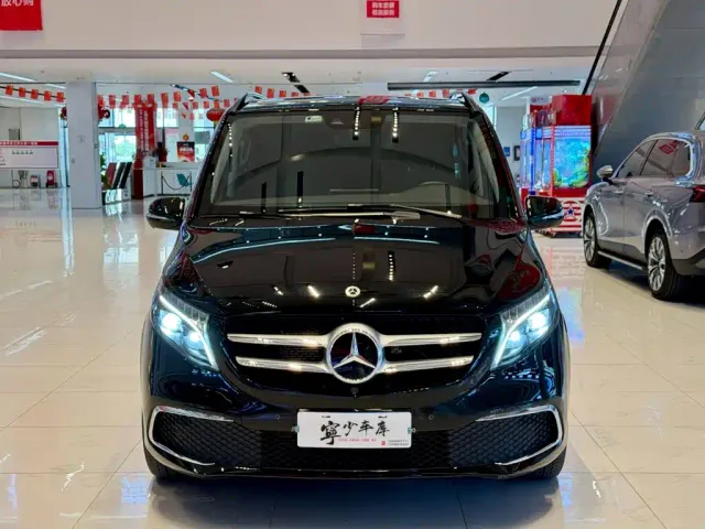 Mercedes-Benz V-Class — Фото автомобиля 2