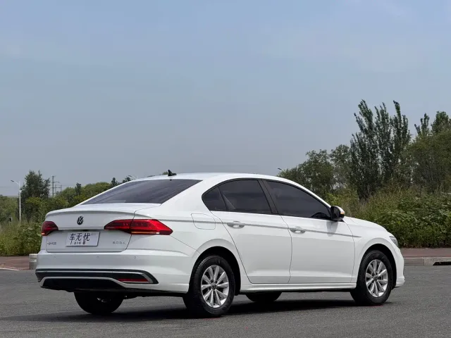 Volkswagen Bora — Фото автомобиля 4