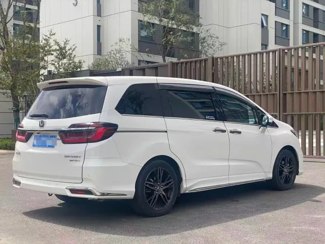Honda Odyssey — Фото автомобиля 6
