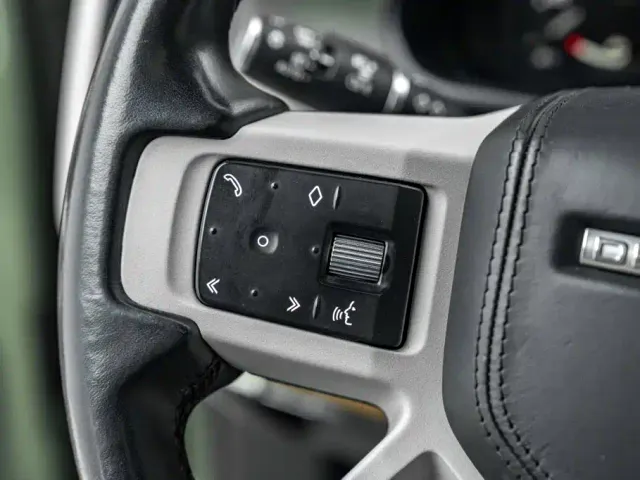 Land Rover Defender — Фото автомобиля 9