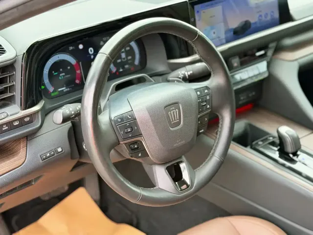 Toyota Crown — Фото автомобиля 9