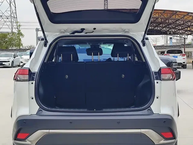 Toyota Frontlander — Фото автомобиля 7