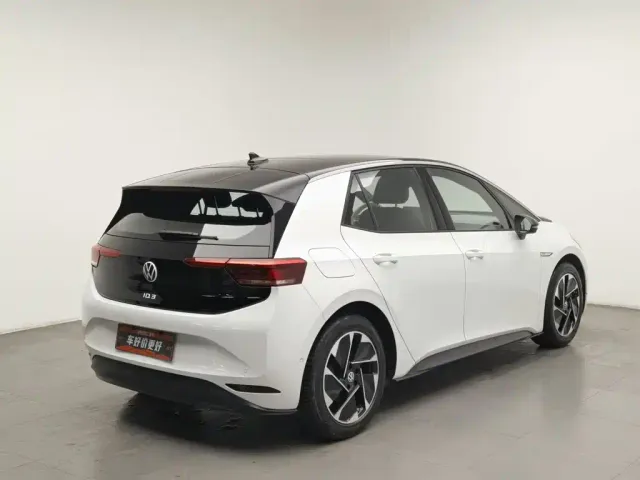 Volkswagen ID.3 — Фото автомобиля 2
