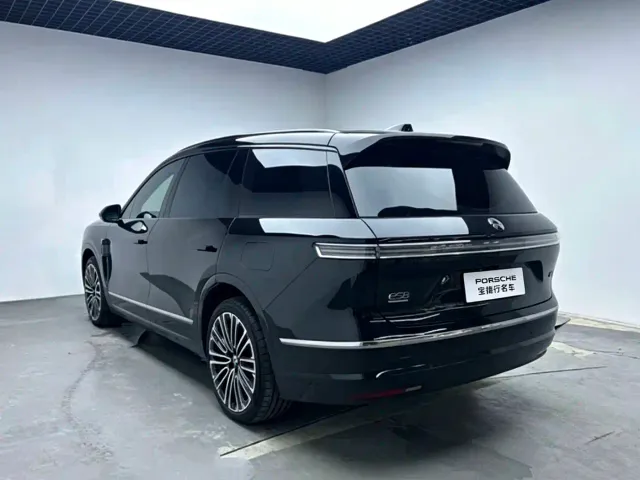Nio ES8 — Фото автомобиля 15
