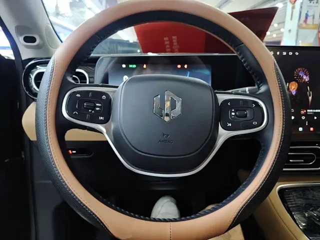 Leapmotor C11 — Фото автомобиля 10