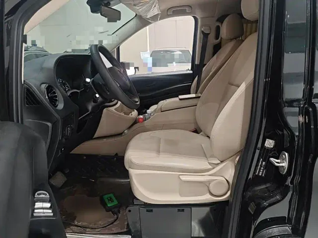 Mercedes-Benz Vito 2021 2.0T Elite 7-Seater — Фото автомобиля 10
