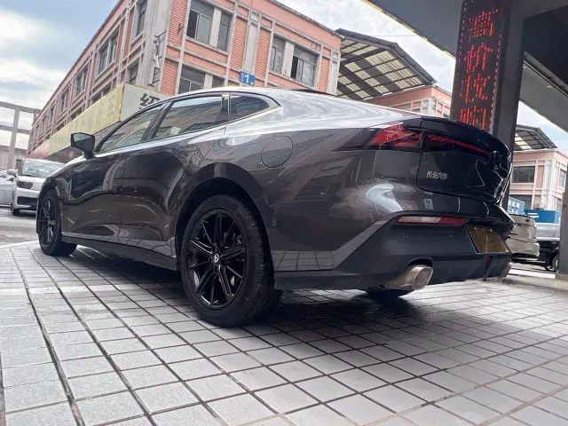 Changan UNI-V — Фото автомобиля 4