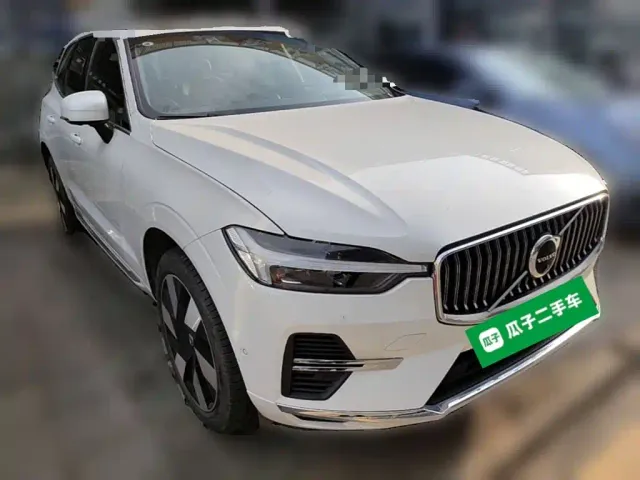 Volvo XC60 — Фото автомобиля 6
