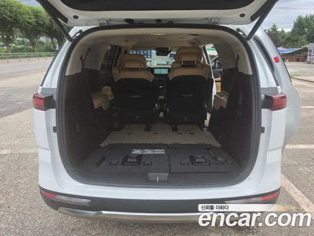 Kia Carnival Generation 4 — Фото автомобиля 16