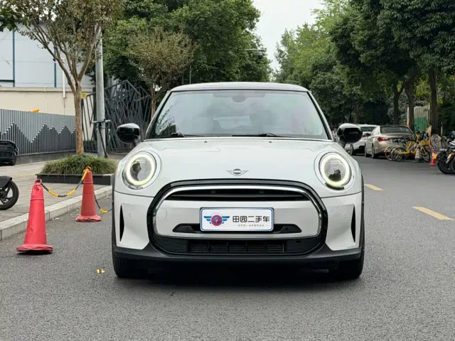 MINI Hatch — Фото автомобиля 2