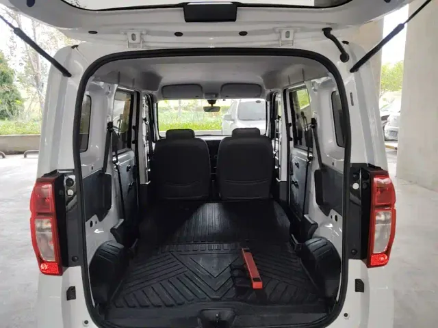 Wuling Zhiguang NEV — Фото автомобиля 18