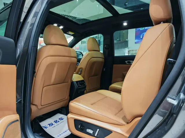Li Auto ONE — Фото автомобиля 7
