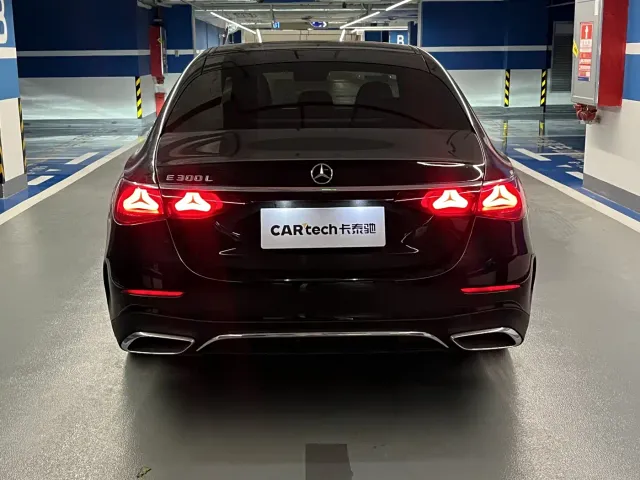 Mercedes-Benz E-Class — Фото автомобиля 5