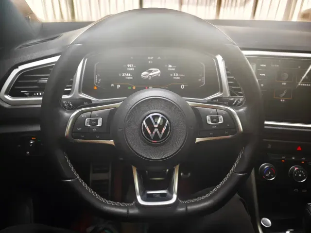 Volkswagen T-Roc — Фото автомобиля 12