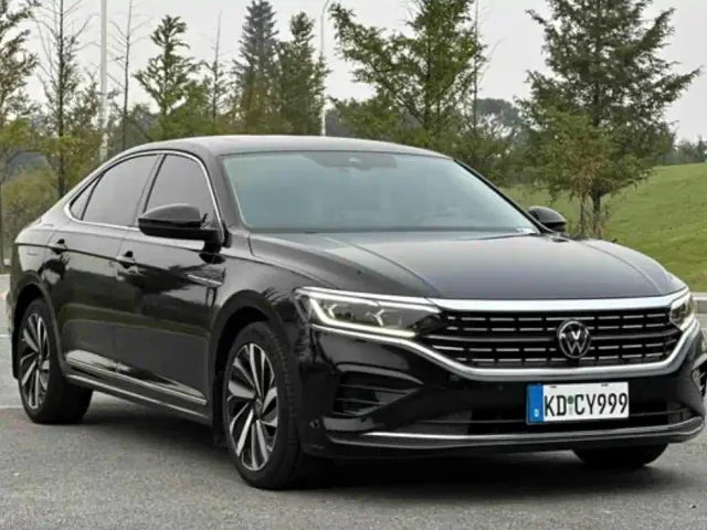 Volkswagen Passat — Фото автомобиля 3