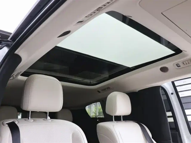 Li Auto MEGA — Фото автомобиля 23