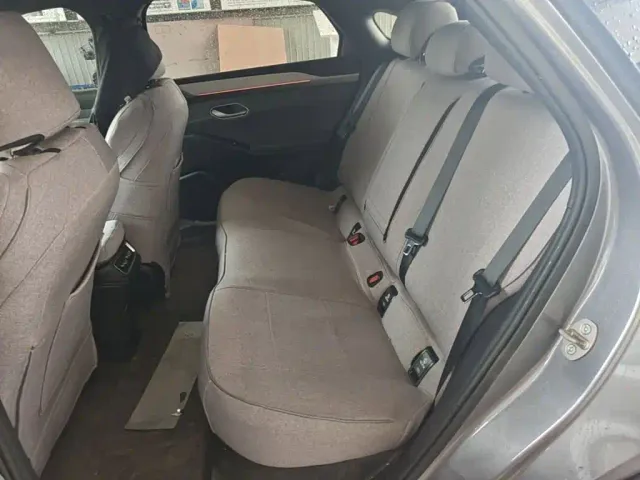 BYD Qin L — Фото автомобиля 16