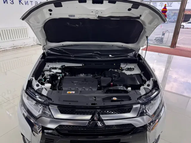Mitsubishi Outlander — Фото автомобиля 17