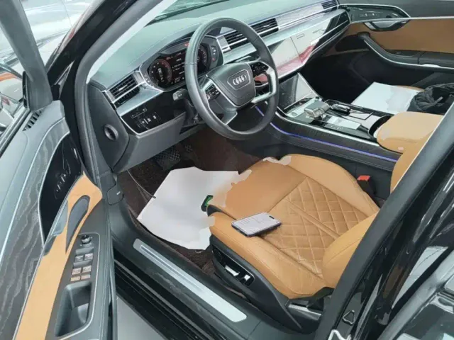 Audi A8 — Фото автомобиля 22
