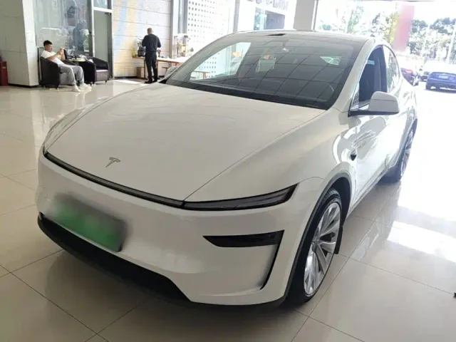 Фотография автомобиля — Tesla Model Y