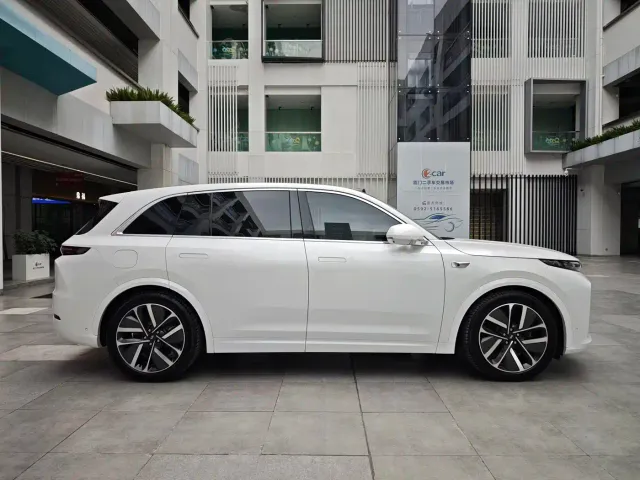 Li Auto L7 — Фото автомобиля 4