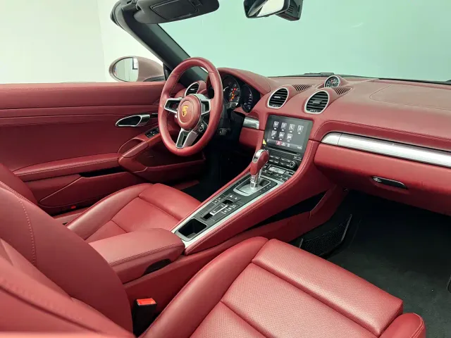 Porsche 718 — Фото автомобиля 14