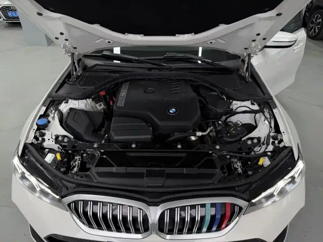 BMW 3 Series — Фото автомобиля 17