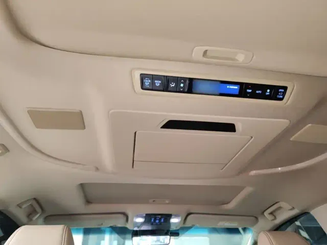 Toyota Alphard — Фото автомобиля 17