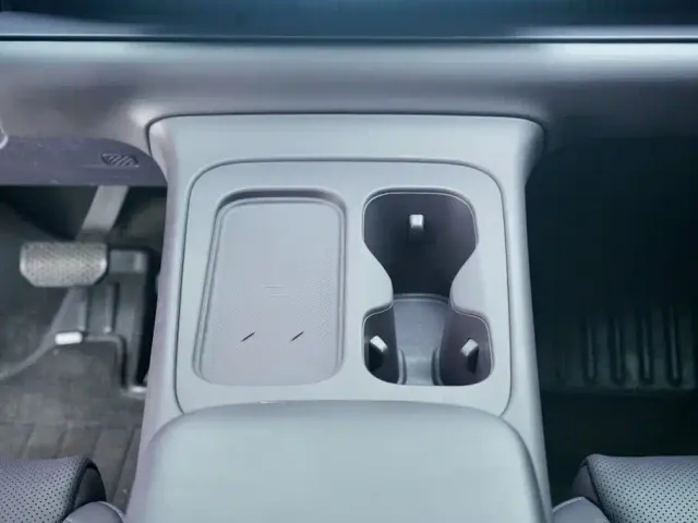 Leapmotor C10 — Фото автомобиля 19