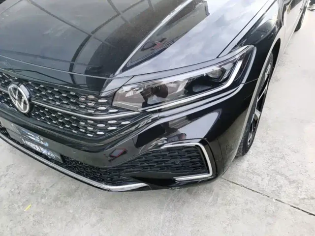 Volkswagen Passat 2023 330TSI Starlight Elite Edition — Фото автомобиля 17