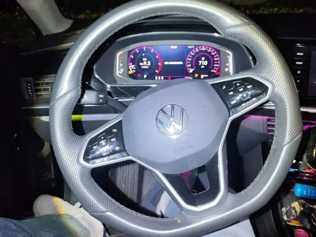Volkswagen Passat — Фото автомобиля 15